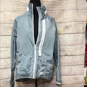Nike Gray Ski Jacket with Water-Resistant Finish